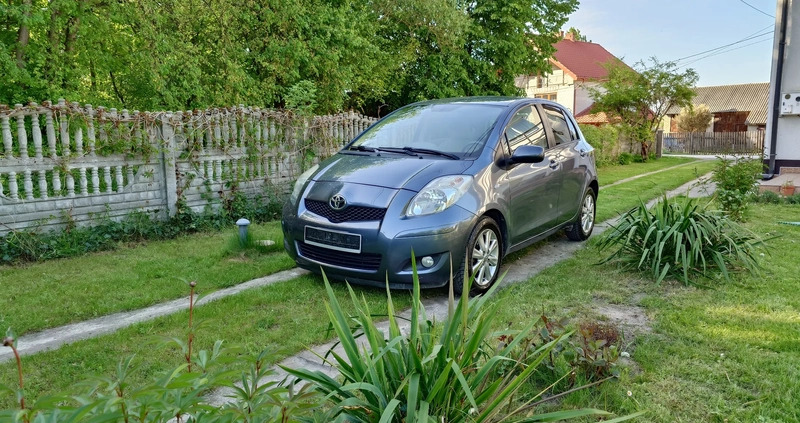 Toyota Yaris cena 23500 przebieg: 216000, rok produkcji 2009 z Międzyrzec Podlaski małe 254